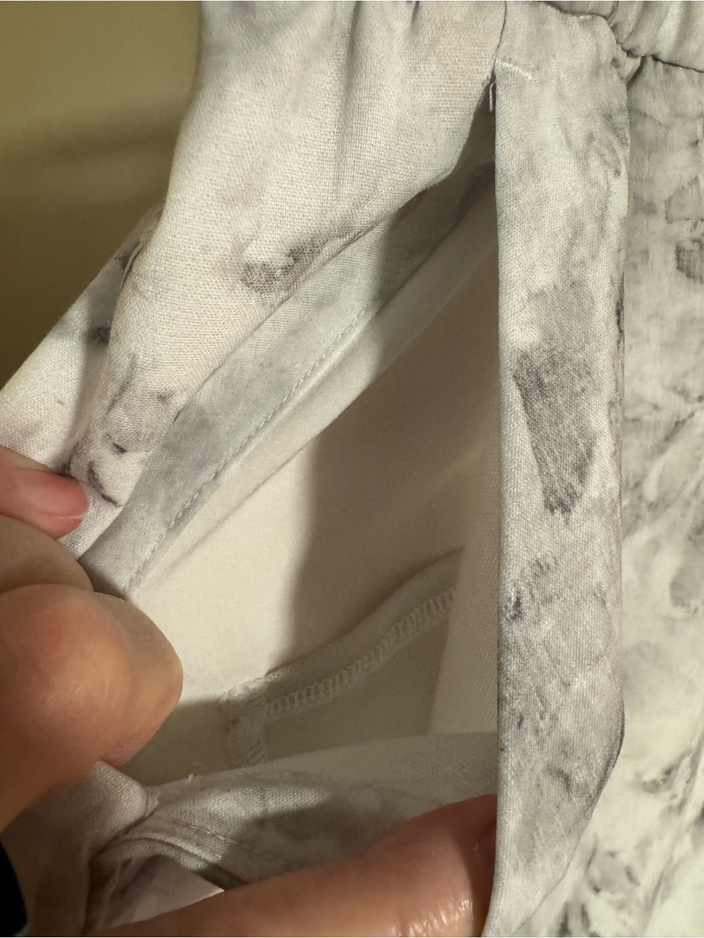 Lululemon Flat-Front Relaxed Shorts in the white and grey "Aquila Rhino" marblee - Picture 8 of 8